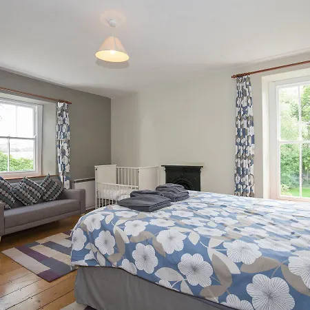 بيت للعطل The Vicarage